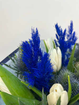 Букет" Магия весны" с тюльпанами