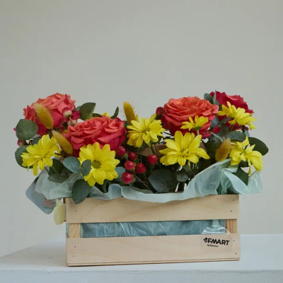 Ящик с розами и хризантемой N 84661-Ф