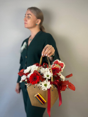 композиция "День знаний" с хризантемой