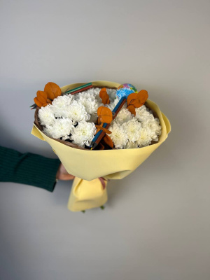 Букет"Колокольчик" с хризантемой