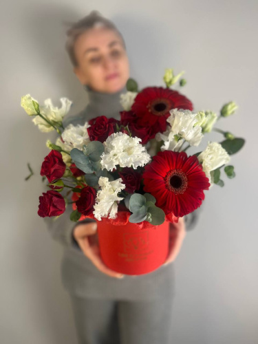 Композицтя" Вырази чувства" с герберами