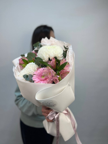 Букет" Искры любви" с хризантемой