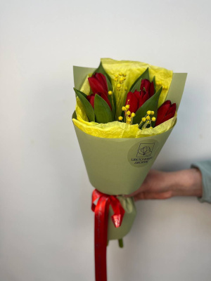 букет "Весна" с тюльпанами