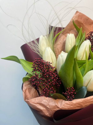 Букет" Гармония" с тюльпанами