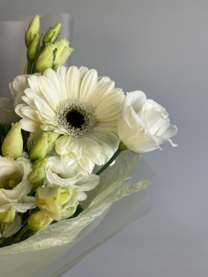 Букет с розами" Нежные объятия"