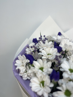 Букет"Садовая лёгкость" с хризантемой