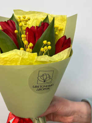 букет "Весна" с тюльпанами