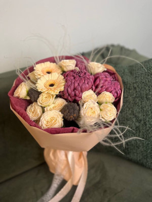 Букет с кустовой розой" Ласковый взгляд"